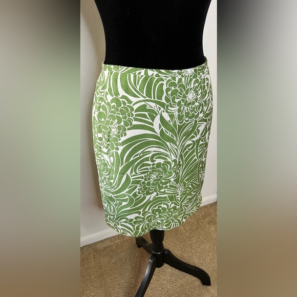 Loft Green and White floral Spring Summer pencil skirt lined zip back 2 petite - Picture 3 of 8